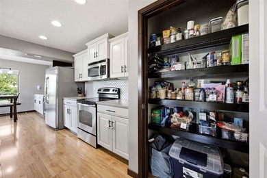 ACCEPTED OFFER - Seller continuing to show for backup offer - photo 15