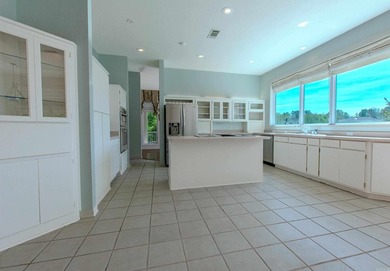 Stunning Lakefront Retreat on a Quiet Cul-de-Sac Wake up every - photo 16