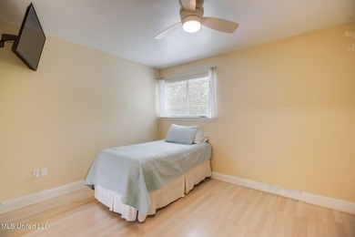 Beautifully Updated Two-Bedroom Condo in Prime Location! - photo 19