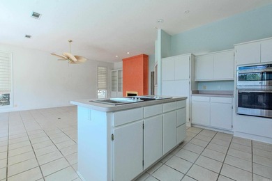 Stunning Lakefront Retreat on a Quiet Cul-de-Sac Wake up every - photo 20