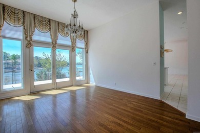 Stunning Lakefront Retreat on a Quiet Cul-de-Sac Wake up every - photo 23