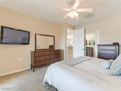 This stunning WCI-built Areca model offers an extended great