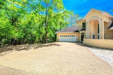 Stunning Lakefront Retreat on a Quiet Cul-de-Sac Wake up every - photo 40