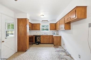 Opportunity Awaits in Upper Greenwood Lake! This 3 bedroom, 1.5 - photo 13