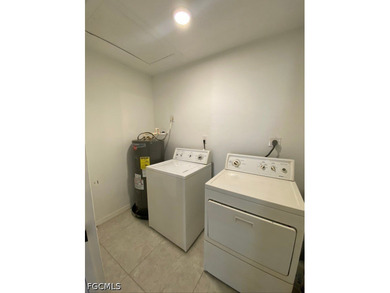 Beautifully updated 2 bedroom and 2 bathroom condo with a - photo 14