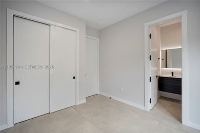 Discover this one-of-a-kind 5-bedroom, 5.5-bath modern townhome - photo 19