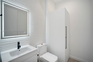 Discover this one-of-a-kind 5-bedroom, 5.5-bath modern townhome - photo 21