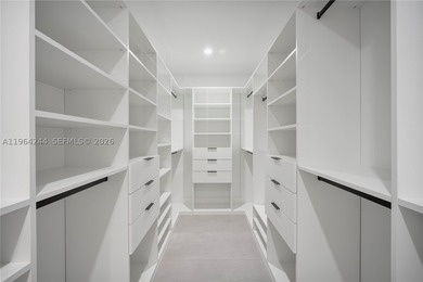 Discover this one-of-a-kind 5-bedroom, 5.5-bath modern townhome - photo 31