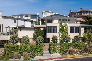 Just a stone's throw from the beach, 27 Emerald Bay offers a - photo 3