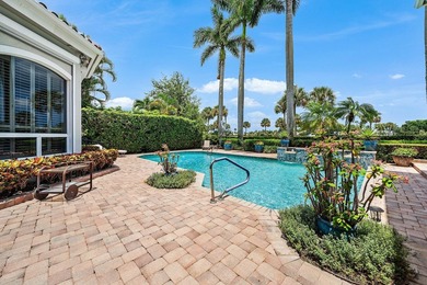 Experience exceptional golf course and lake views from this - photo 3