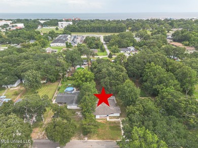 Welcome home! Charming and move-in ready! In a great location - photo 2