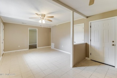 Welcome home! Charming and move-in ready! In a great location - photo 4