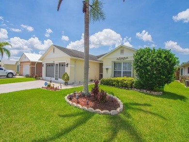 Welcome to this beautifully maintained 3/2/2 lakefront home - photo 7