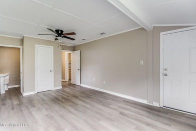 Welcome home! Charming and move-in ready! In a great location - photo 10