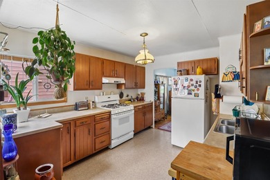 Welcome home to this well-maintained 3-bedroom, 1-bath ranch - photo 3