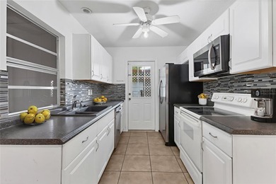 Virtually Staged. MAJOR VALUE ALERT! Seller just completed a - photo 6