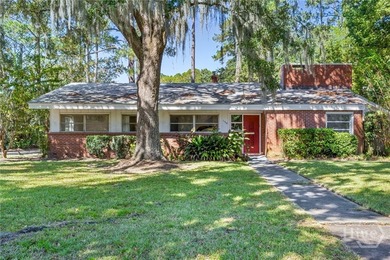 A Mid-Century home in Midtown is available for purchase, a 2 - photo 1