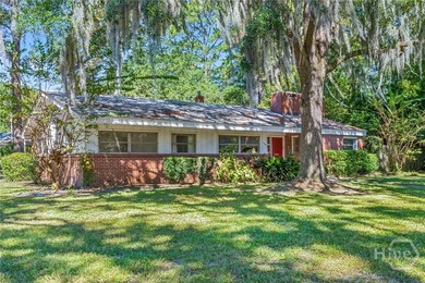 A Mid-Century home in Midtown is available for purchase, a 2 - photo 2