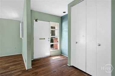 A Mid-Century home in Midtown is available for purchase, a 2 - photo 4