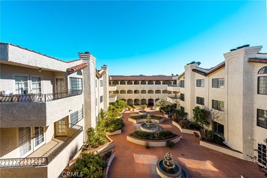 Tis beautifully remodeled 3rd level condo features modern