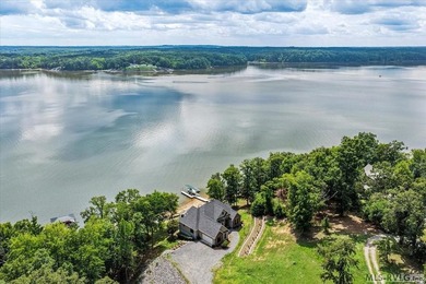 **Wide water, western sunsets, and private dock with many - photo 1