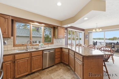Waterfront Lake Living - photo 12