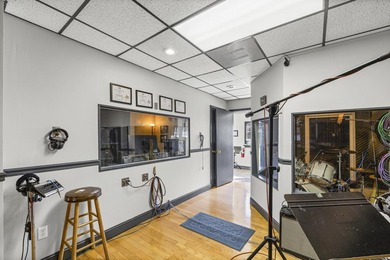 908 W Government St - photo 22