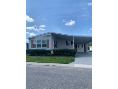 (private lake, pond, creek) Home For Sale in Zephyrhills Florida