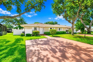Move right into this beautifully maintained, fully furnished - photo 3