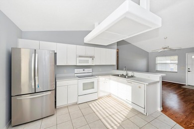 One or more photo(s) has been virtually staged. Welcome home to