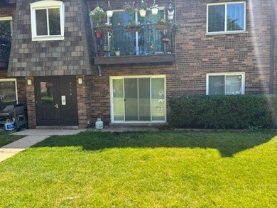 (private lake, pond, creek) Condo For Sale in Des Plaines Illinois