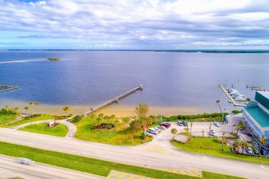 Updated 2 Bedroom, 2 Bath with a massive Florida Room and - photo 4