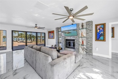 Where Open Water Views Meet Privacy

Positioned at the very - photo 12