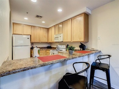 Welcome to this beautifully furnished 3-bedroom, 2-bathroom - photo 14