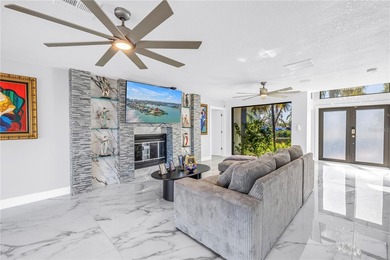 Where Open Water Views Meet Privacy

Positioned at the very - photo 15