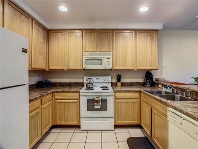 Welcome to this beautifully furnished 3-bedroom, 2-bathroom - photo 16