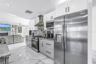 Where Open Water Views Meet Privacy

Positioned at the very - photo 20