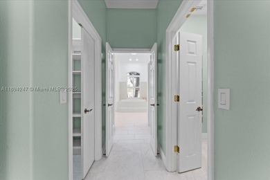 Beautiful 4-bed, 3-bath home located in the exclusive gated - photo 31
