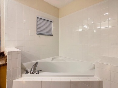 Welcome to this beautifully furnished 3-bedroom, 2-bathroom - photo 31