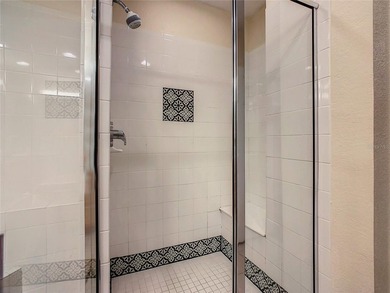 Welcome to this beautifully furnished 3-bedroom, 2-bathroom - photo 34