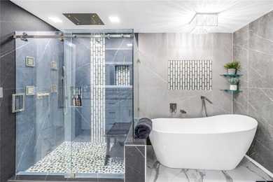 Where Open Water Views Meet Privacy

Positioned at the very - photo 35
