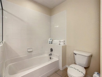 Welcome to this beautifully furnished 3-bedroom, 2-bathroom - photo 39