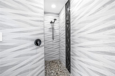 Where Open Water Views Meet Privacy

Positioned at the very - photo 57