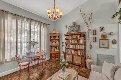 Welcome to your private 1 acre resort oasis! This 6 bedroom, 4 - photo 5
