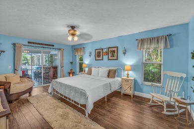 Welcome to your private 1 acre resort oasis! This 6 bedroom, 4 - photo 9
