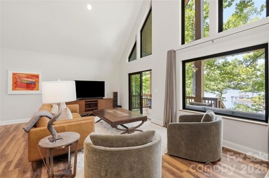 Peaceful waterfront retreat nestled on a beautifully wooded lot - photo 11