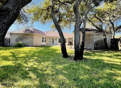 Updated 3 bedroom, 2 bath Country Club home on a corner lot! The - photo 20
