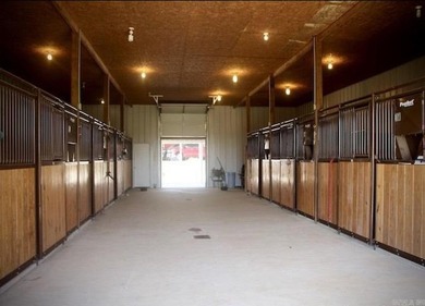 Welcome to your dream ranch - Come through a gated entrance to a - photo 10