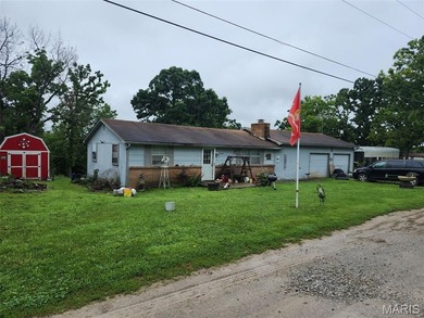 Lake of the Ozarks Home For Sale in Edwards Missouri