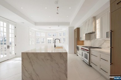 Welcome to an exceptional newly gut-renovated stone colonial - photo 16